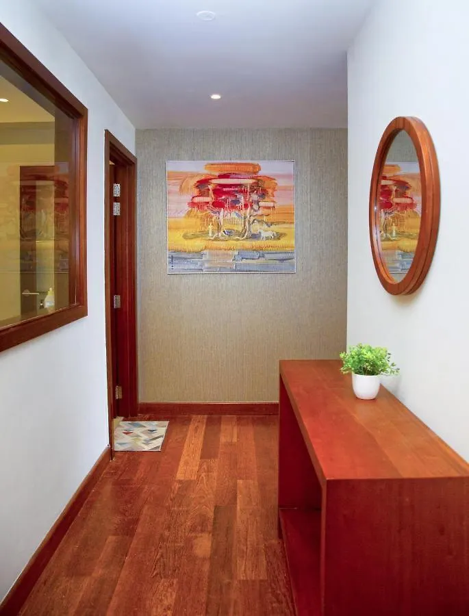 Cinnamon Life - Luxury 2 Bedroom Apartment Overlooking Colombo City
