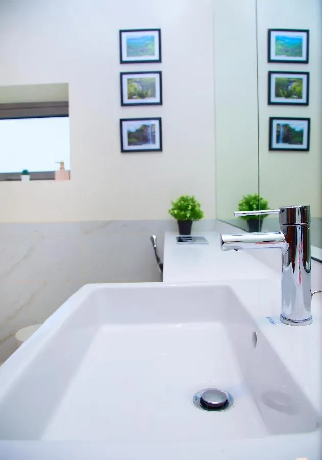 Cinnamon Life - Luxury 2 Bedroom Apartment Overlooking Colombo City